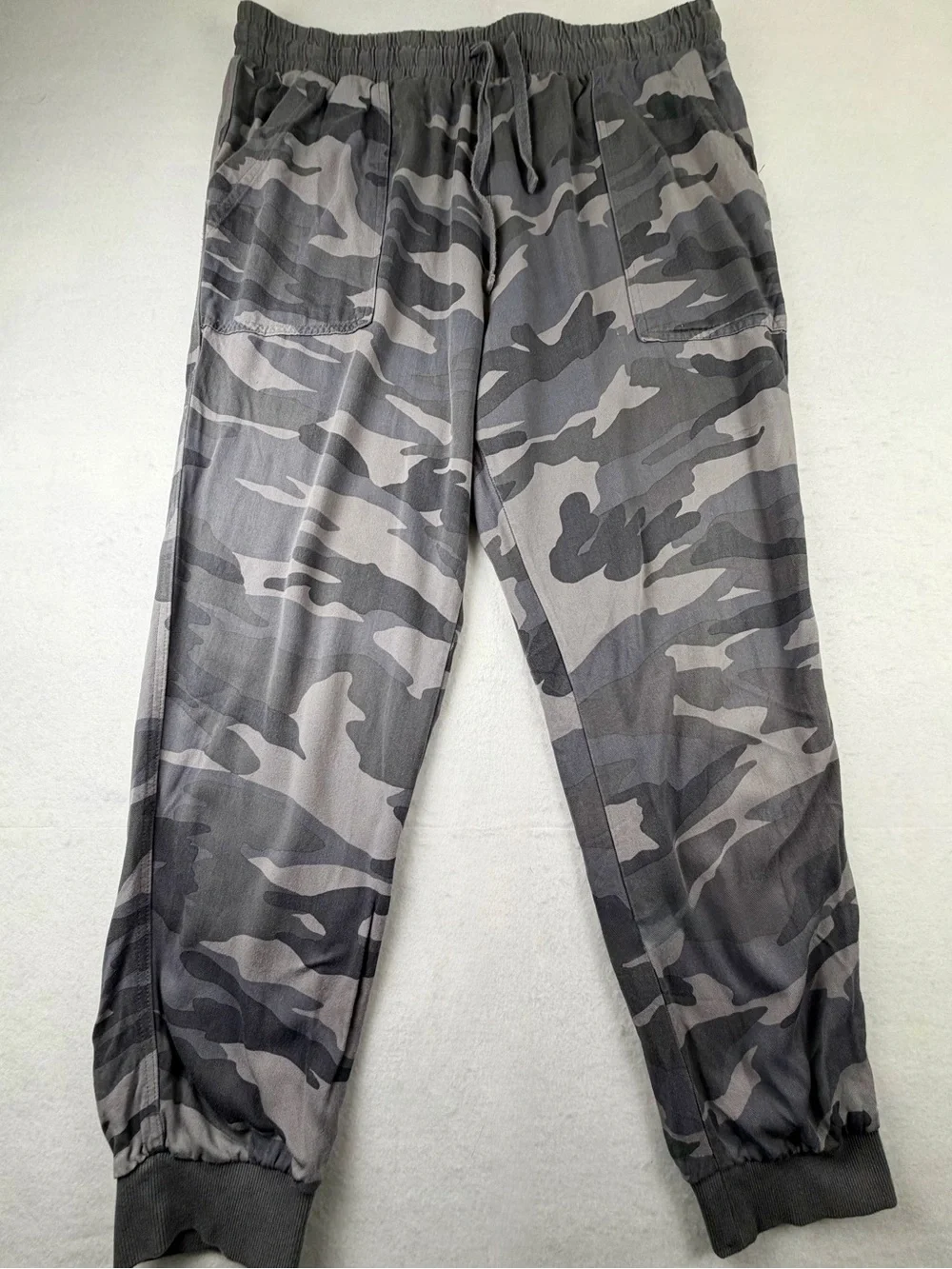 Splendid Gray‎ Camouflage Joggers